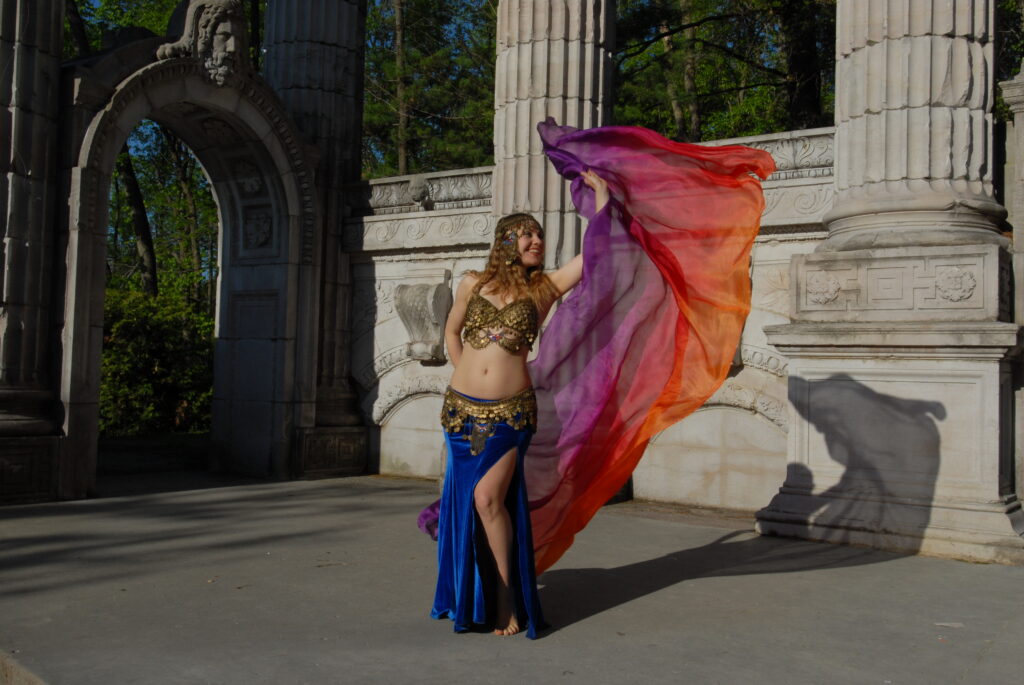 Aleesa Belly Dance Vancouver Veil